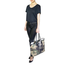 Load image into Gallery viewer, MISCHA JET SET TOTE - CAMO GREEN - Leyouki

